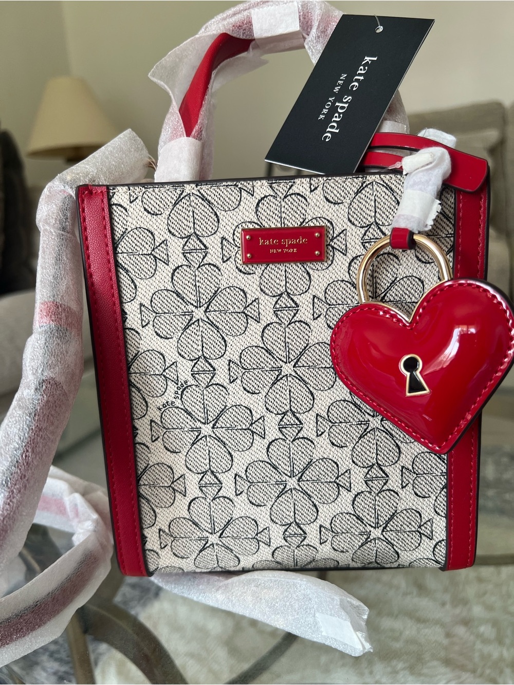 NWT Kate spade Valentines Day Spade flower coated Manhattan mini Tote